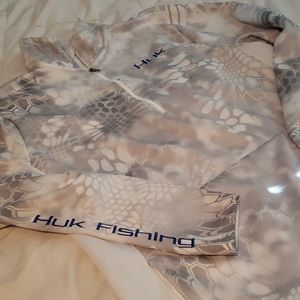 Huk performance pullover